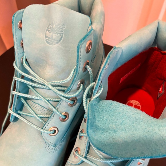 Turquoise Timberland boots - youth size 4.5 - nearly new condition - Picture 7 of 7